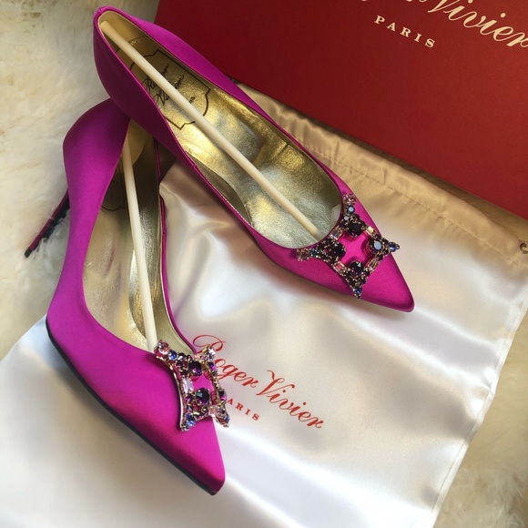 Roger Vivier Shoes - 【sold】New authentic Roger Vivier Pumps
